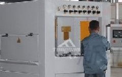 液體轉(zhuǎn)盤式噴砂機(jī)